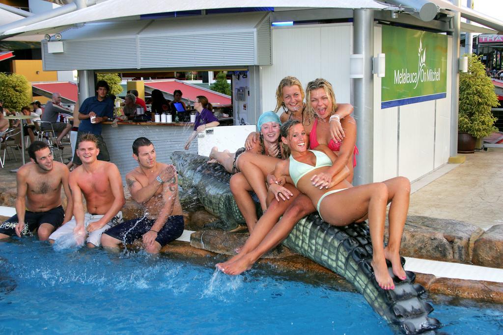 Melaleuca On Mitchell - Darwin Yha Hostel ภายนอก รูปภาพ