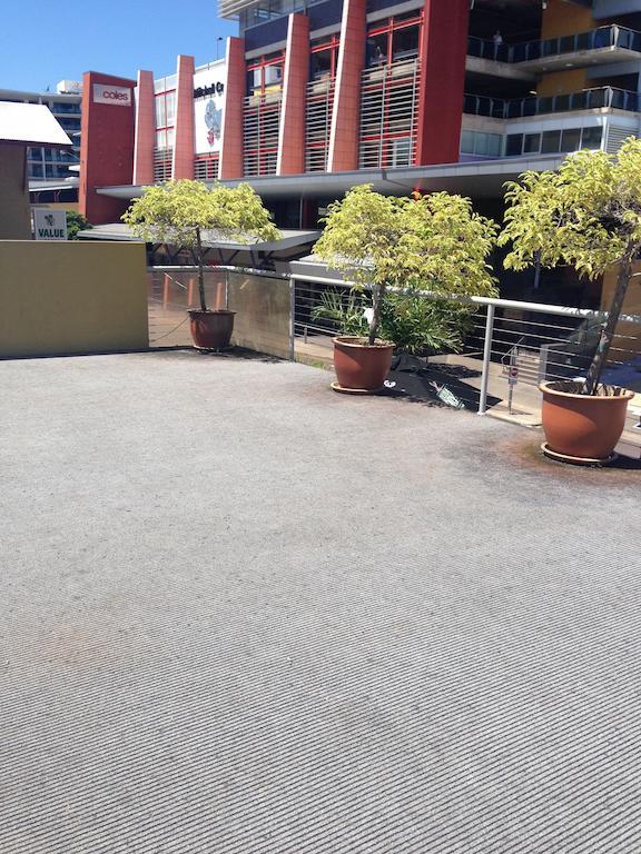 Melaleuca On Mitchell - Darwin Yha Hostel ภายนอก รูปภาพ